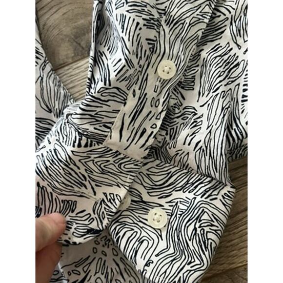 EUC Men's Perry Ellis button up dress shirt size XXL, black and white w flowers - Picture 8 of 8